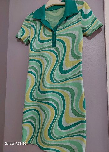 Yeşil Mini Polo Yaka Batik Desenli Elbise - Görsel 3