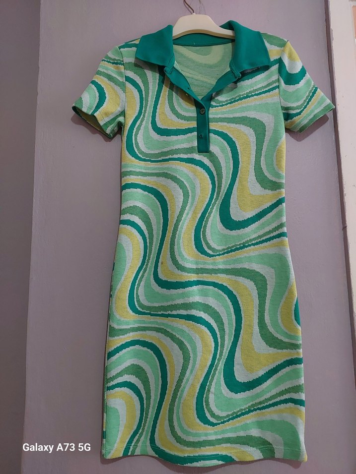 Yeşil Mini Polo Yaka Batik Desenli Elbise - Görsel 2