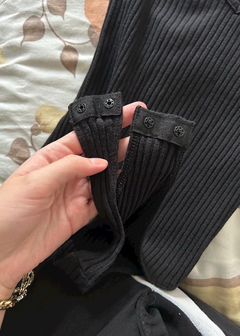 H&M V-Yaka Siyah Fitilli Body