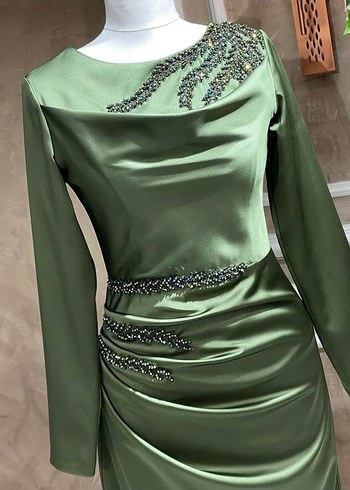 Uzun Kollu Nakışlı Kadın Abiye Elbise - Görsel 2