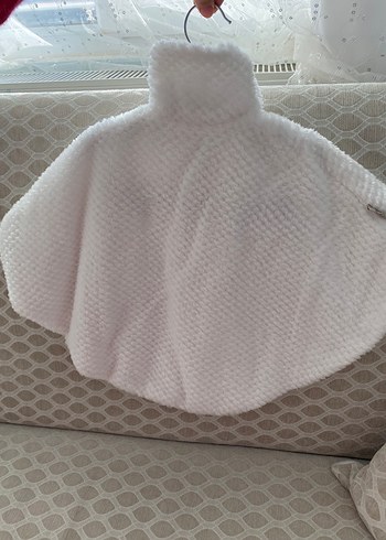 Kız Çocuk Kapüşonlu Beyaz Triko Panço - Görsel 2