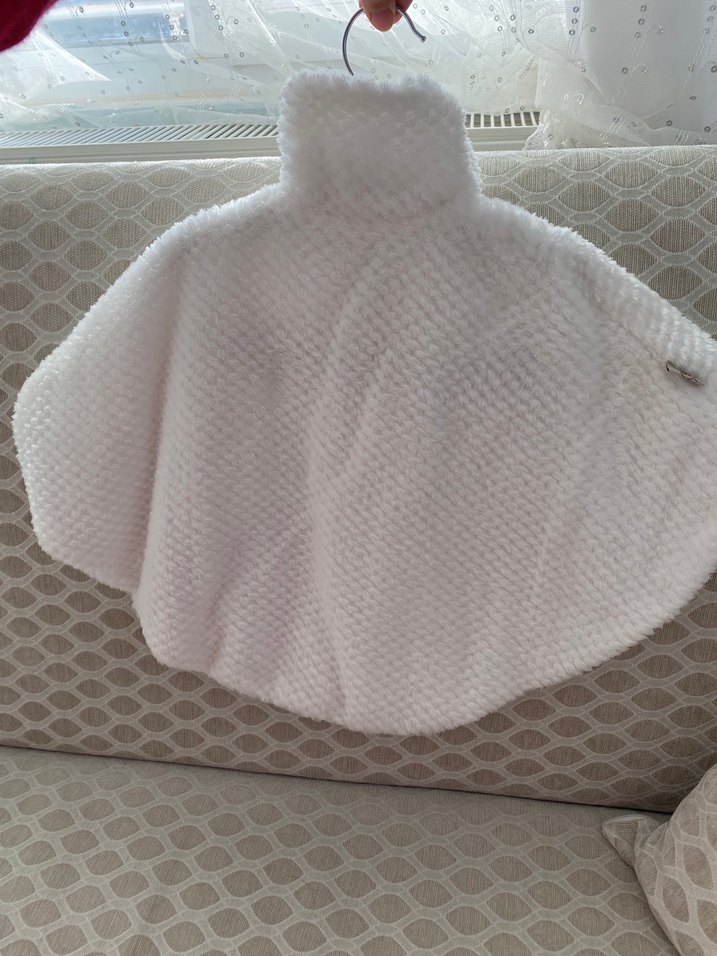 Kız Çocuk Kapüşonlu Beyaz Triko Panço - Görsel 2