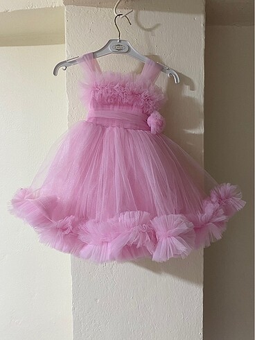Pembe gelinlik