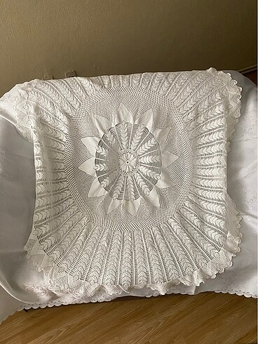 Vintage Fiskos masa örtüsü el yapımı dantel