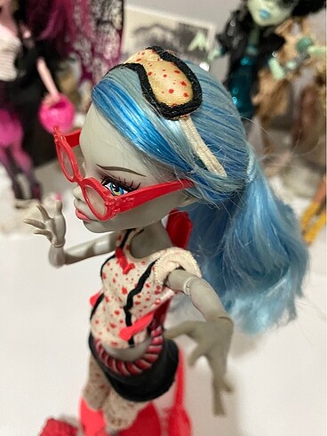 Beden Monster High Dead Tired Ghoulia Yelps
