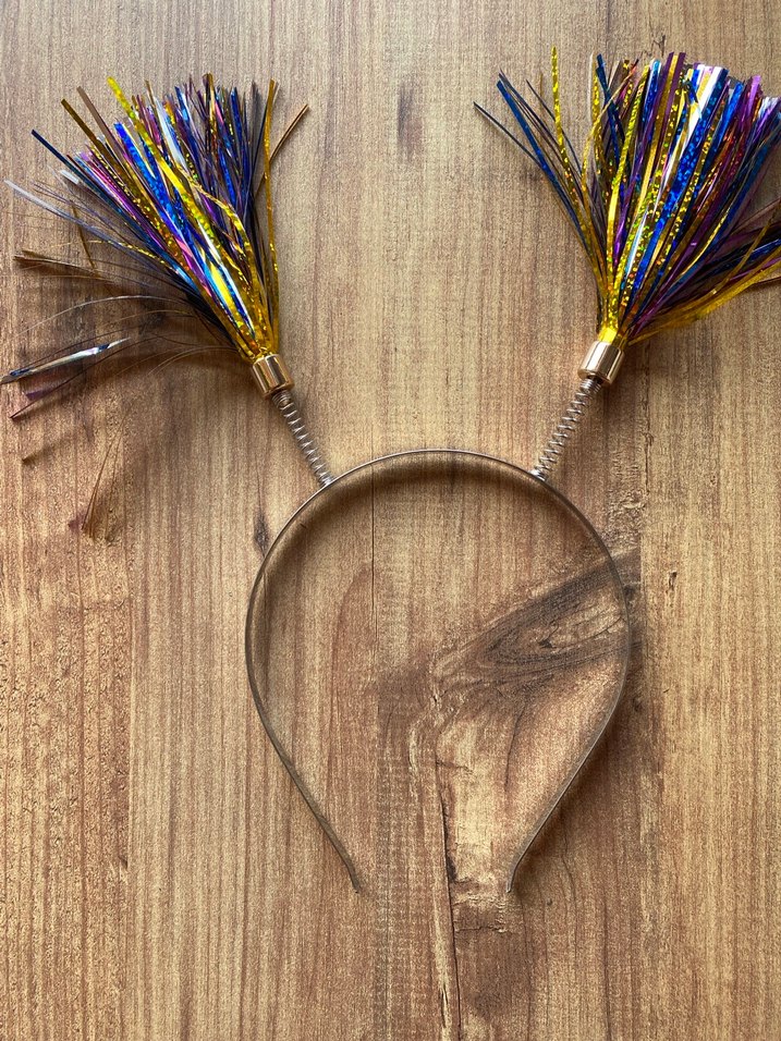 Renkli püsküllü çocuk taç - Görsel 2