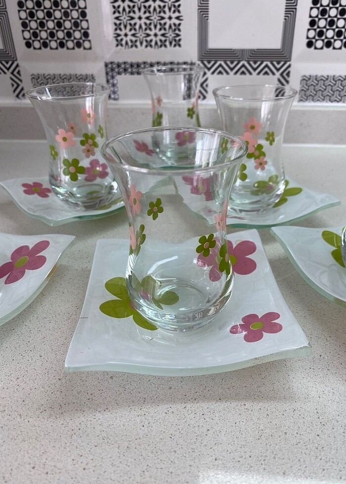 Bahar desenli çay bardak ve tabağı - Görsel 2