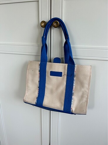 Laura ashley