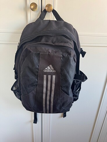Adidas sırt