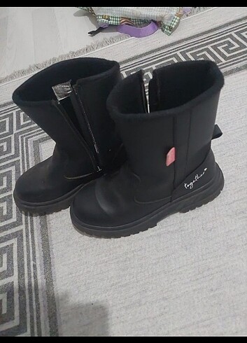 LC Waikiki Kiz cocuk bot
