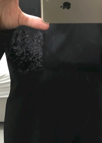 l Beden Cep ve etek kısmı payetli siyah tunik