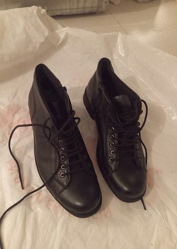 Siyah Deri Bağcıklı Erkek Bot - Görsel 4