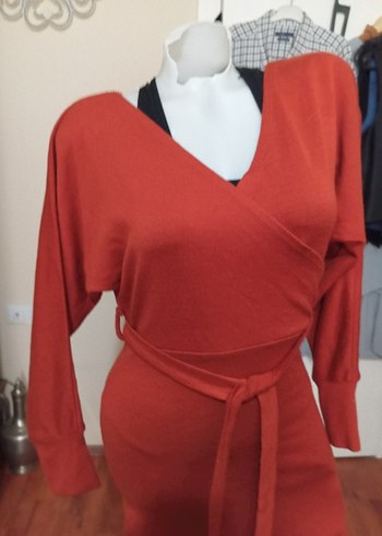 Kemerli Kırmızı V Yaka Triko Elbise - Görsel 2