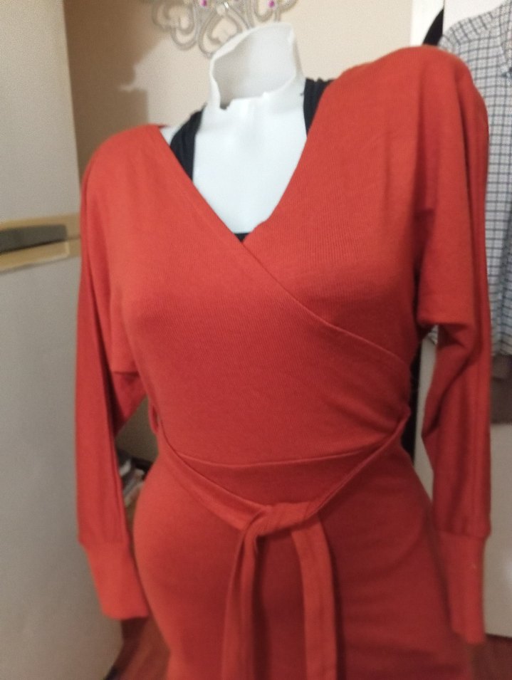 Kemerli Kırmızı V Yaka Triko Elbise - Görsel 5