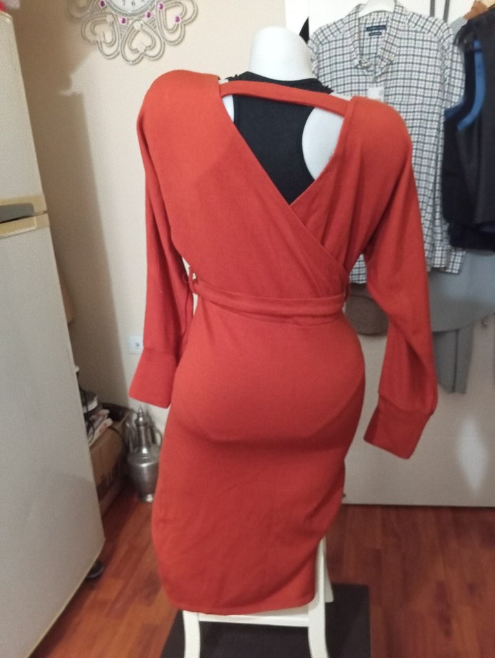 Kemerli Kırmızı V Yaka Triko Elbise - Görsel 3