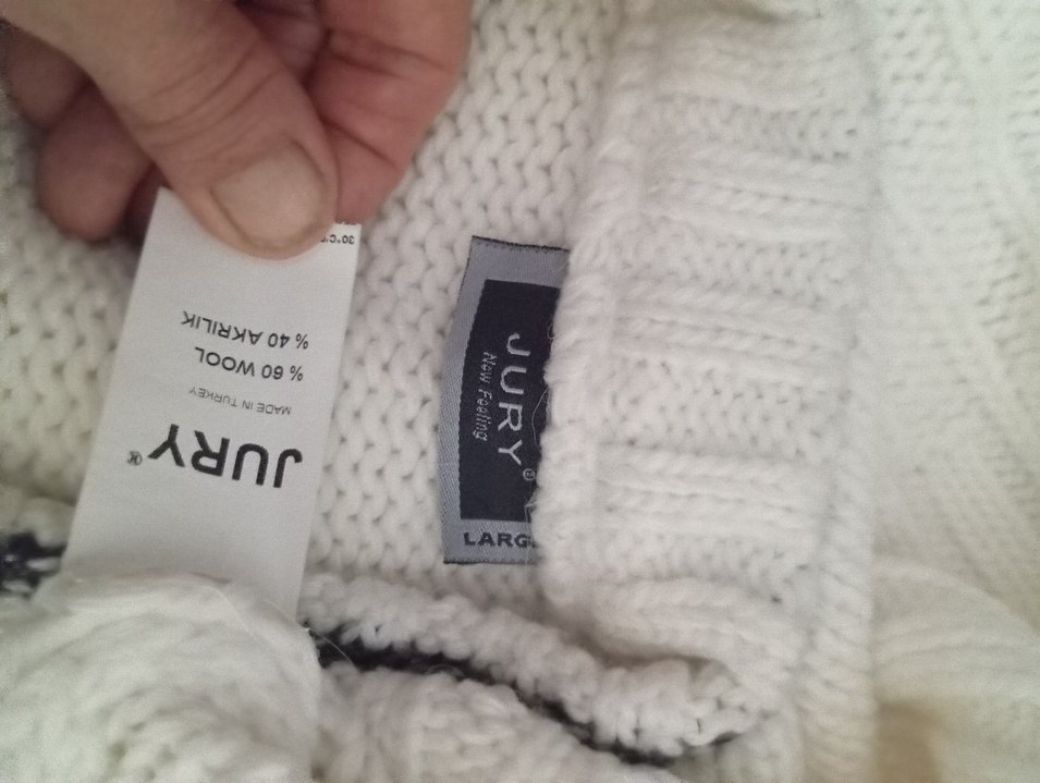 V Yaka Beyaz Triko Kadın Kazak - Görsel 4