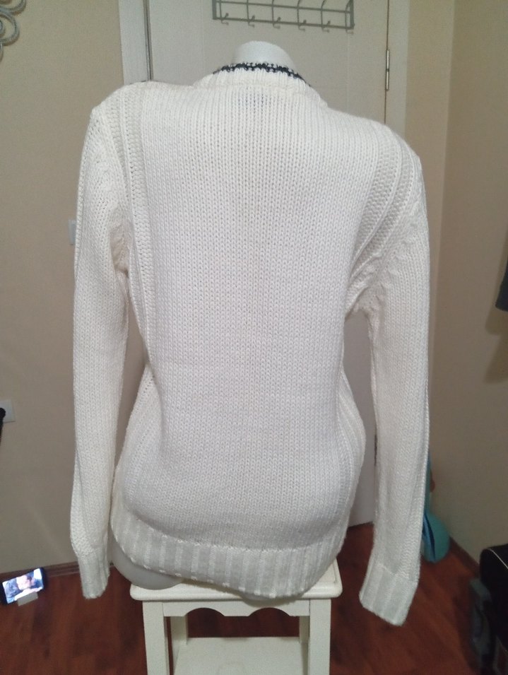 V Yaka Beyaz Triko Kadın Kazak - Görsel 3