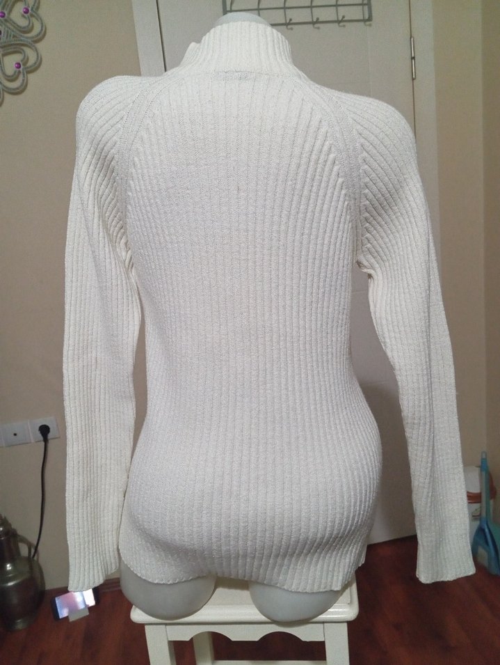 Beyaz Yarım Fermuarlı Yüksek Yakalı Kazak - Görsel 3