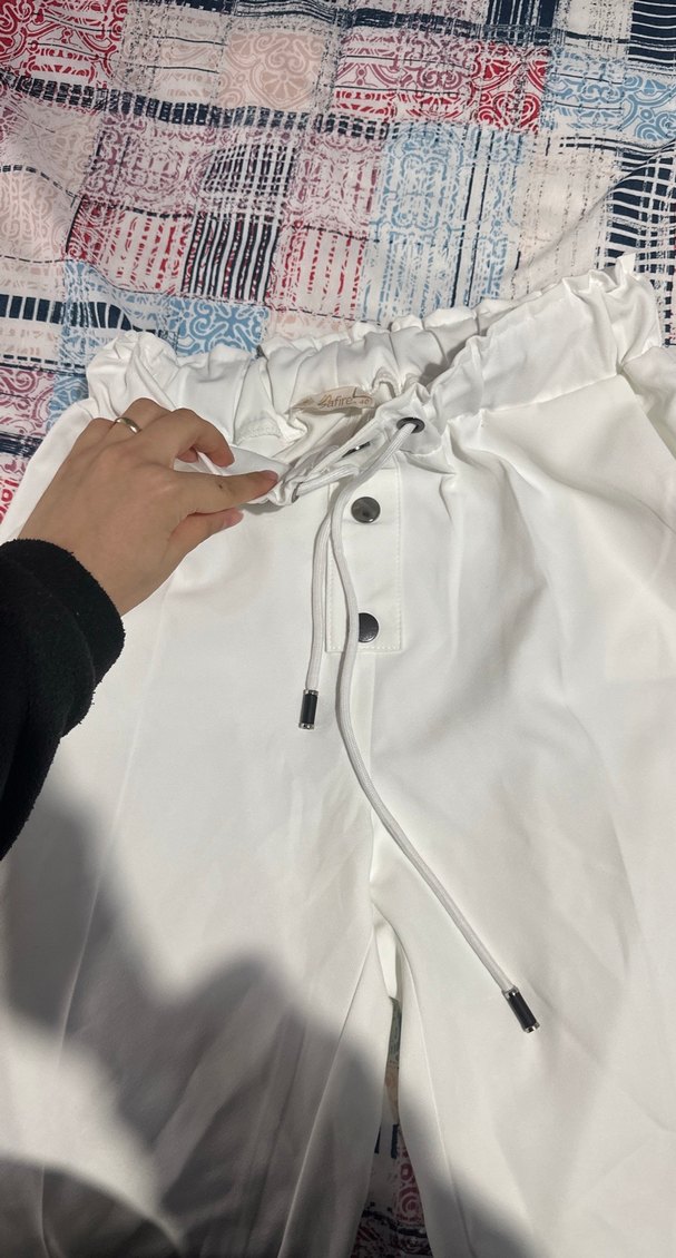 Düğmeli Beyaz Kadın Midi Pamuk Pantolon - Görsel 2