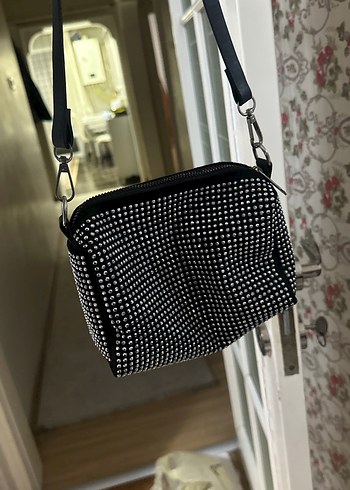Koyu Siyah Zımbalı Kadın Çanta - Görsel 2