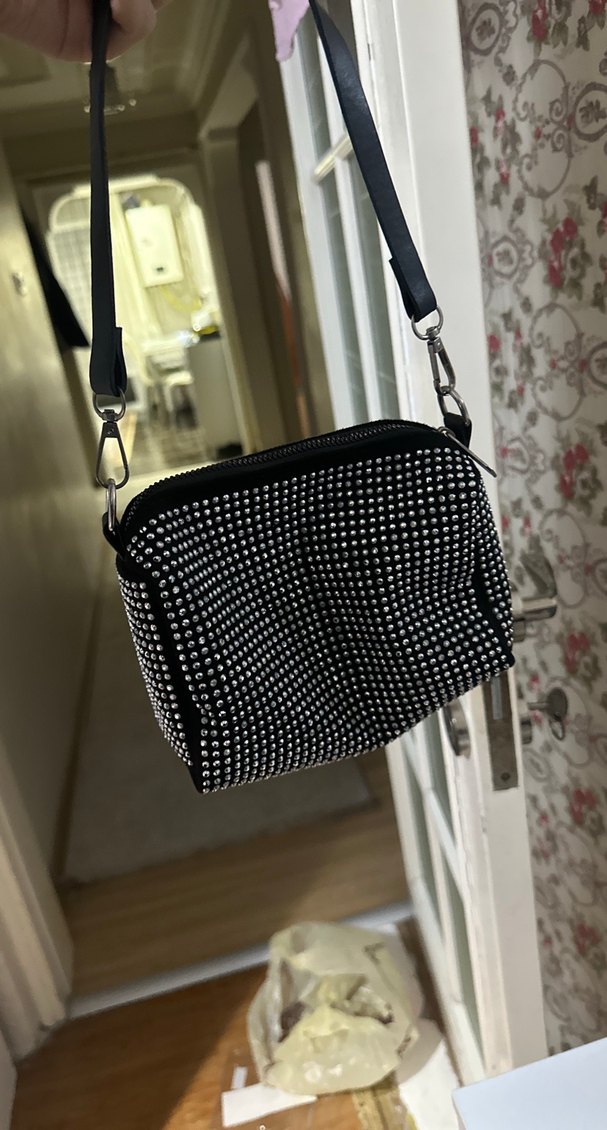 Koyu Siyah Zımbalı Kadın Çanta - Görsel 2