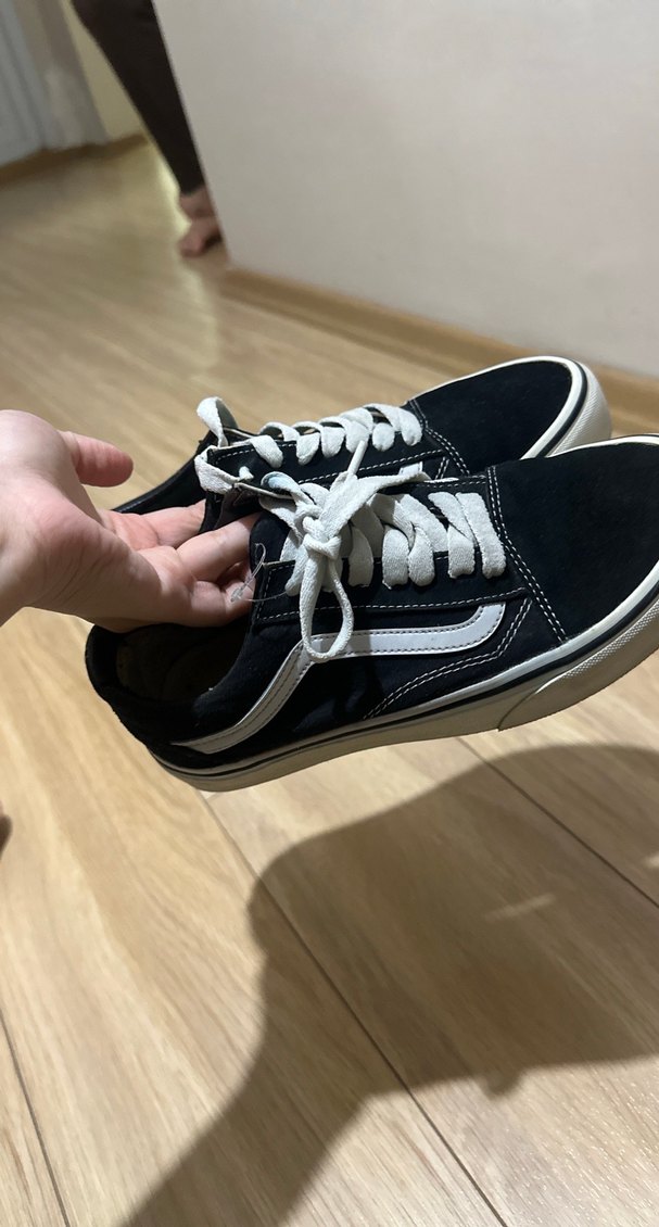 Kadın Siyah-Beyaz Minimalist Spor Ayakkabı - Görsel 4