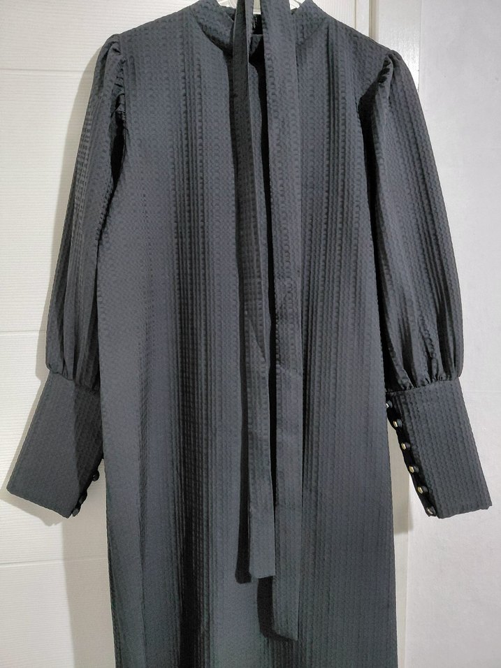 Melike Tatar siyah elbise - Görsel 5