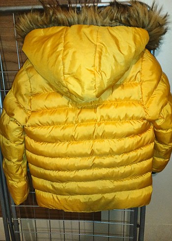 Sarı Erkek Çocuk Kürklü Mont - Görsel 2