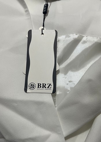 Kadın Beyaz Kemerli Kolsuz Blazer takım - Görsel 3