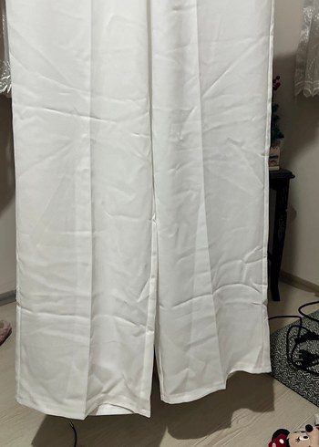 Kadın Beyaz Kemerli Kolsuz Blazer takım - Görsel 7