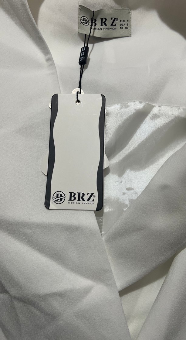 Kadın Beyaz Kemerli Kolsuz Blazer takım - Görsel 3