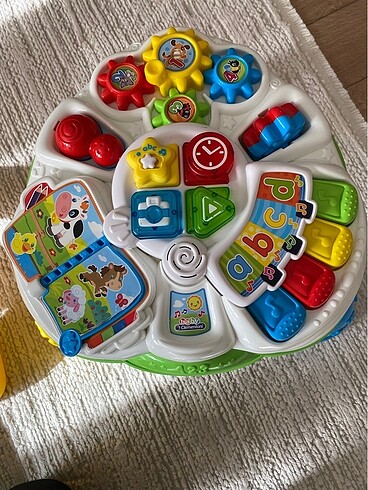 Baby Clementoni Türkçe konuşan eğitici aktivite masası
