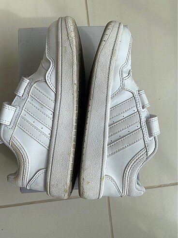30 Beden beyaz Renk Adidas Erkek Çocuk Beyaz Spor Ayakkabı