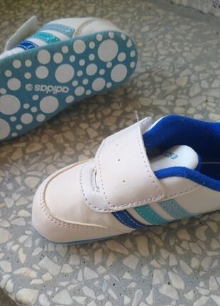 19 Beden beyaz Renk Adidas ayakkabı