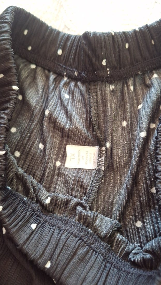 Siyah Puantiyeli Dantelli Mini Şort - Görsel 2