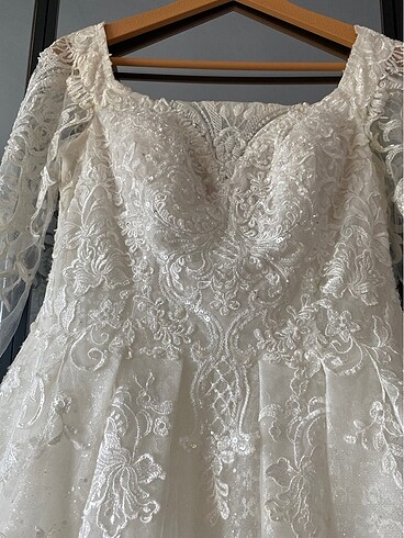 38 Beden beyaz Renk Oleg cassini viola chan gelinlik