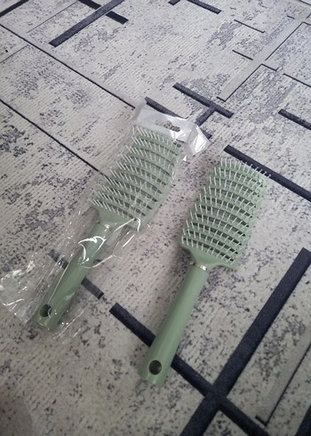 Dyson Yeşil Plastik Saç Fırçası İkili Set