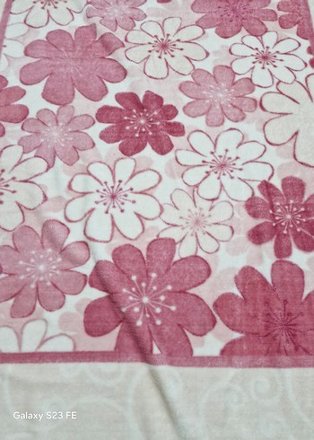 Pembe Çiçek Desenli Yumuşak çift kişilik Battaniye - Görsel 5