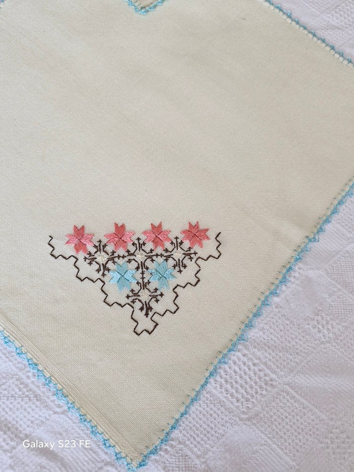 Nakışlı  Masa Örtüsü ve Peçeteler - Görsel 4