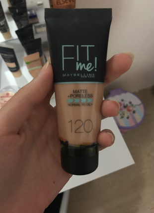 Maybelline Fit Me Fondöten 