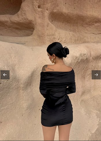 Siyah Madonna Yaka Kadife Mini Elbise - Görsel 2