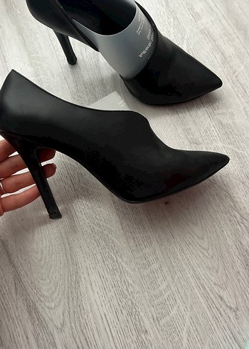 Kadın Siyah Dolgu Topuklu Bot - Görsel 2