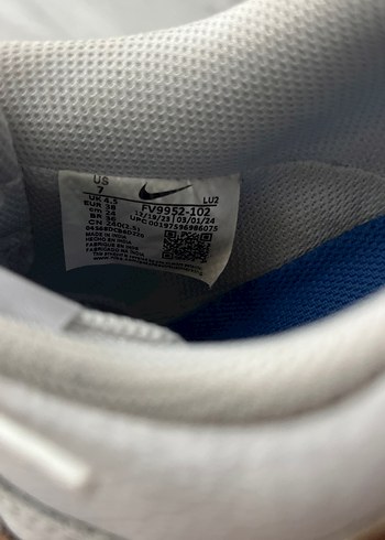 Nike Beyaz Bağcıklı Kadın Spor Ayakkabı - Görsel 4