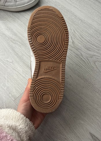 Nike Beyaz Bağcıklı Kadın Spor Ayakkabı - Görsel 3