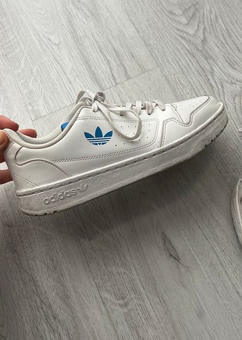 Adidas Beyaz Bağcıklı Kadın Spor Ayakkabı - Görsel 2