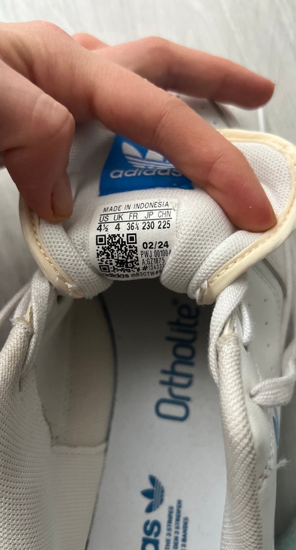 Adidas Beyaz Bağcıklı Kadın Spor Ayakkabı - Görsel 3