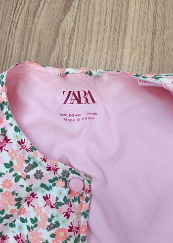 Zara Kız Çocuk Pembe Çiçekli Düğmeli Yelek - Görsel 2