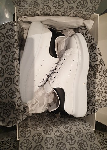 39,5 Beden beyaz Renk Alexander McQueen Spor Ayakkabi