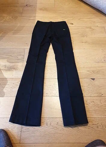 Batik Batik siyah şık nakış detaylı pantolon