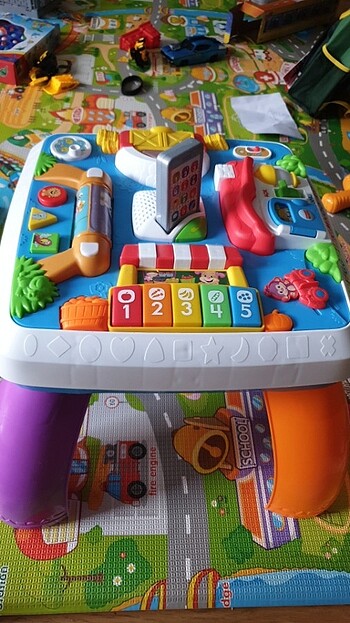 Fisher Price eğitici köpekçiğin activite masası